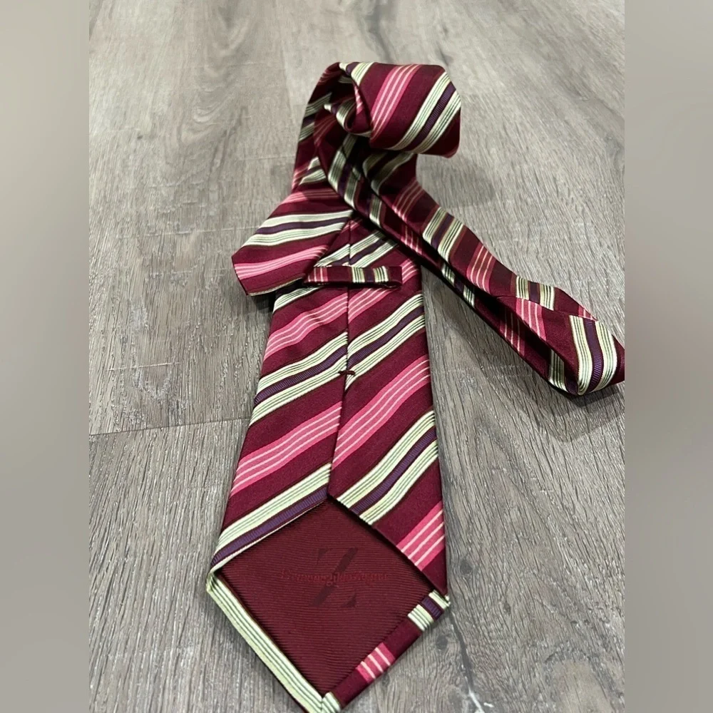 Ermenegildo Zegna Red Power Stripe Made in Italy 100% Silk Designer Tie EUC